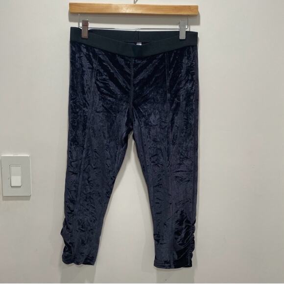 Free People Velvet Cropped Leggings with Slim Fit and Ruching Detail - Picture 1 of 3